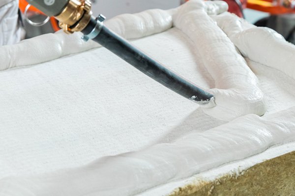 Strojové nanášanie Baumit lepiacej stierky