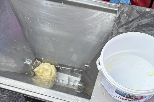 Čistenie stroja Baumit Top SpeedMaster vložením zložky Clean výrobku Baumit Top SpeedMaster Start&Clean