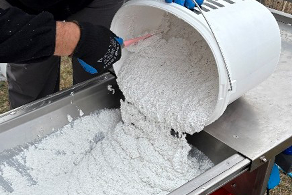 Naplnenie stroja omietkou Baumit Top SpeedMaster