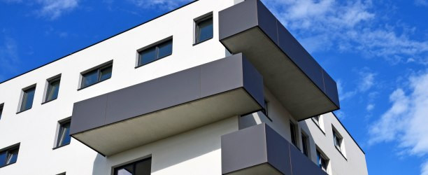 Balkón hotový za dva dni so systémom UNI. ✓ Progresívne materiály. ✓ Eliminácia tepelných mostov a šetrenie času realizácie.