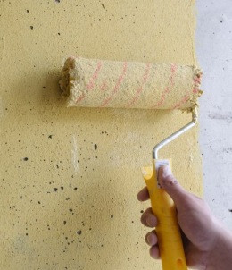 Správna príprava podkladu je kľúčom k dokonalým omietkam. ✓ Vyberte vhodnú penetráciu pod váš obklad vďaka sprievodcovi.