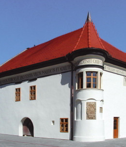 Tradičné vápenné omietky pre historickú sanáciu